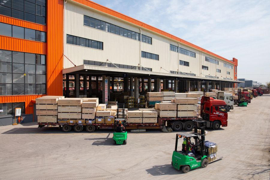 16185383913036555OFo.jpg 杭州傳化公路港倉儲作業(yè).jpg